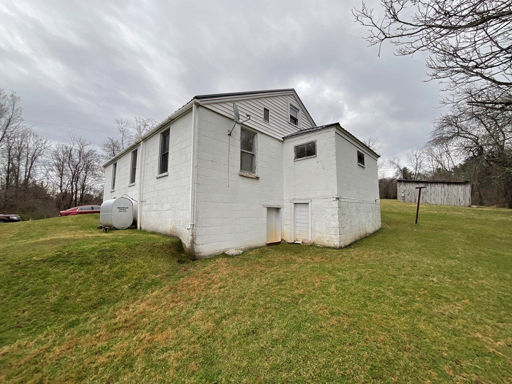 Photo of 127 Cox St, Galax, VA 24333 (MLS # 109194)