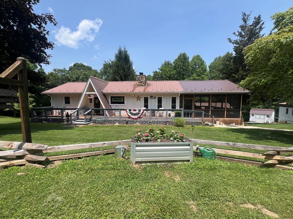 Photo of 1095 Kanawha Ridge Road, Dugspur, VA 24325 (MLS # 100179)