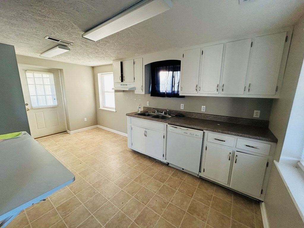 Photo of 4314 Glendale Rd, Galax, VA 24333 (MLS # 104392)