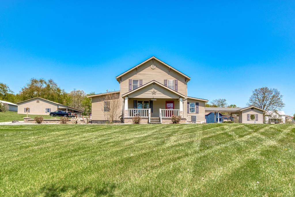 Photo of 218 Chinquapin Ave, Rural Retreat, VA 24368 (MLS # 104235)