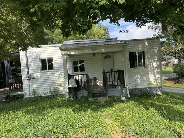 Photo of 519 Catron St, Marion, VA 24354 (MLS # 111941)