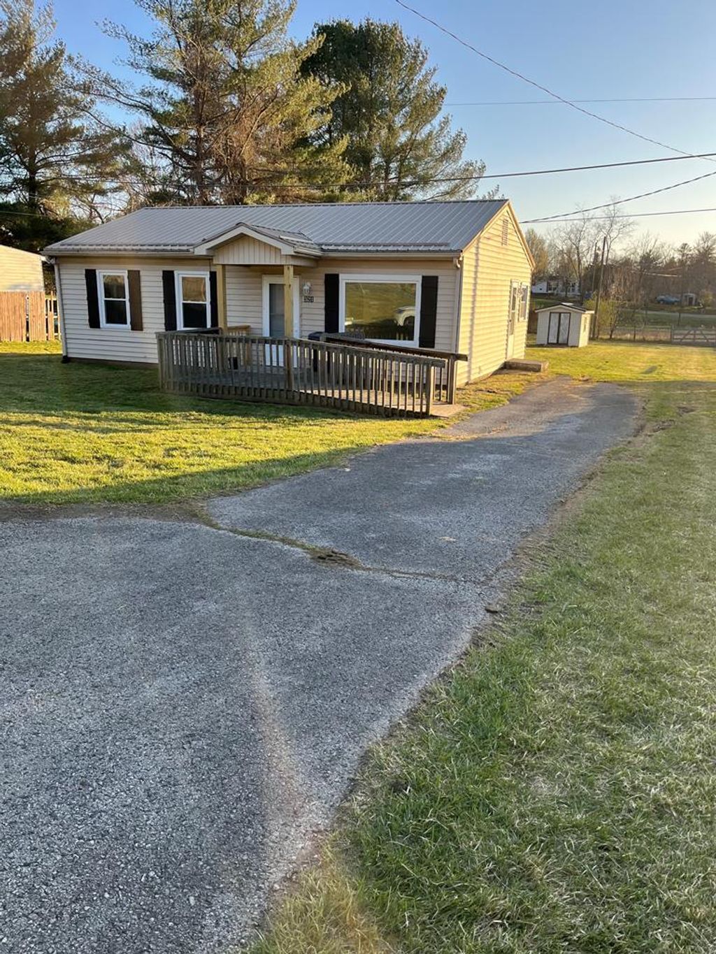 Photo of 321 Training Center Road, Woodlawn, VA 24381 (MLS # 103712)