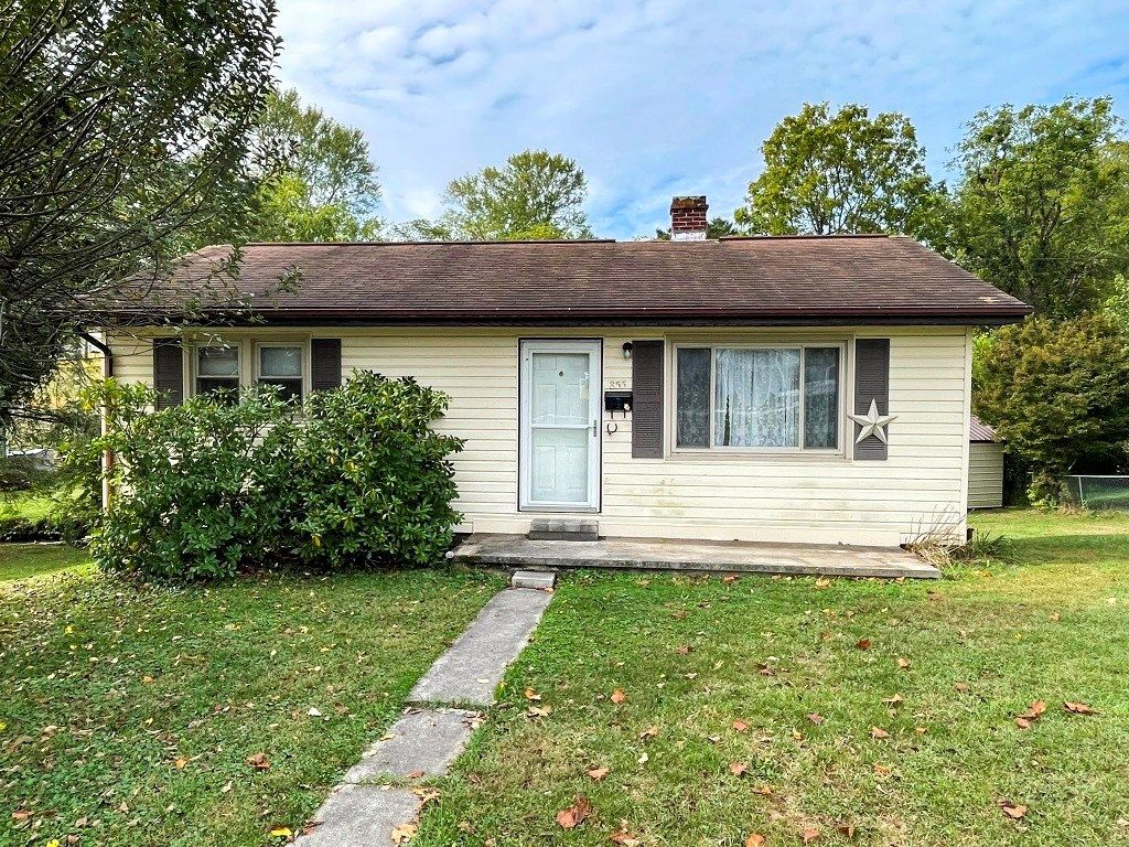 Photo of 855 S 1st Street, Wytheville, VA 24382 (MLS # 103590)