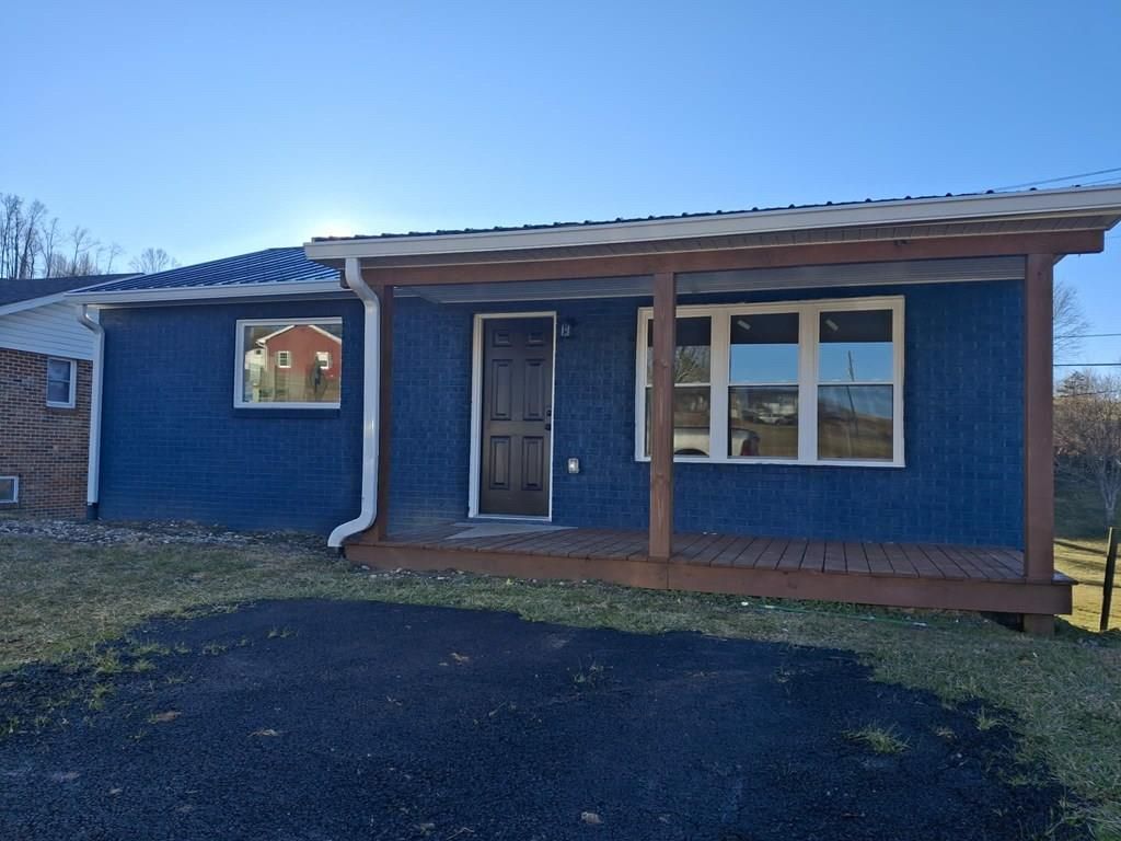 Photo of 450 Adwolfe Rd, Marion, VA 24354 (MLS # 104577)