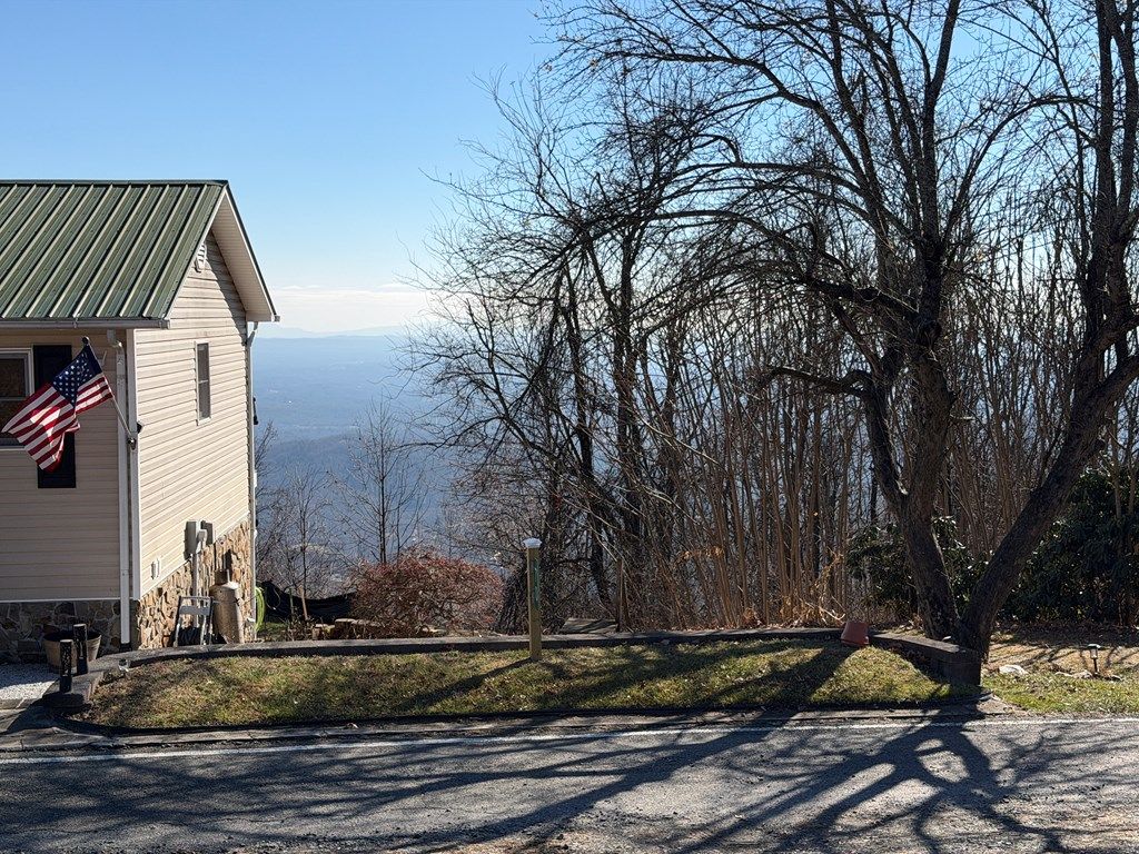 Photo of TBD St Moritz Dr #5, Fancy Gap, VA 24328 (MLS # 104322)