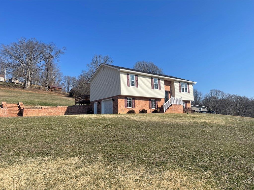 Photo of 496 Glade Hill Drive, Lebanon, VA 24266 (MLS # 105967)