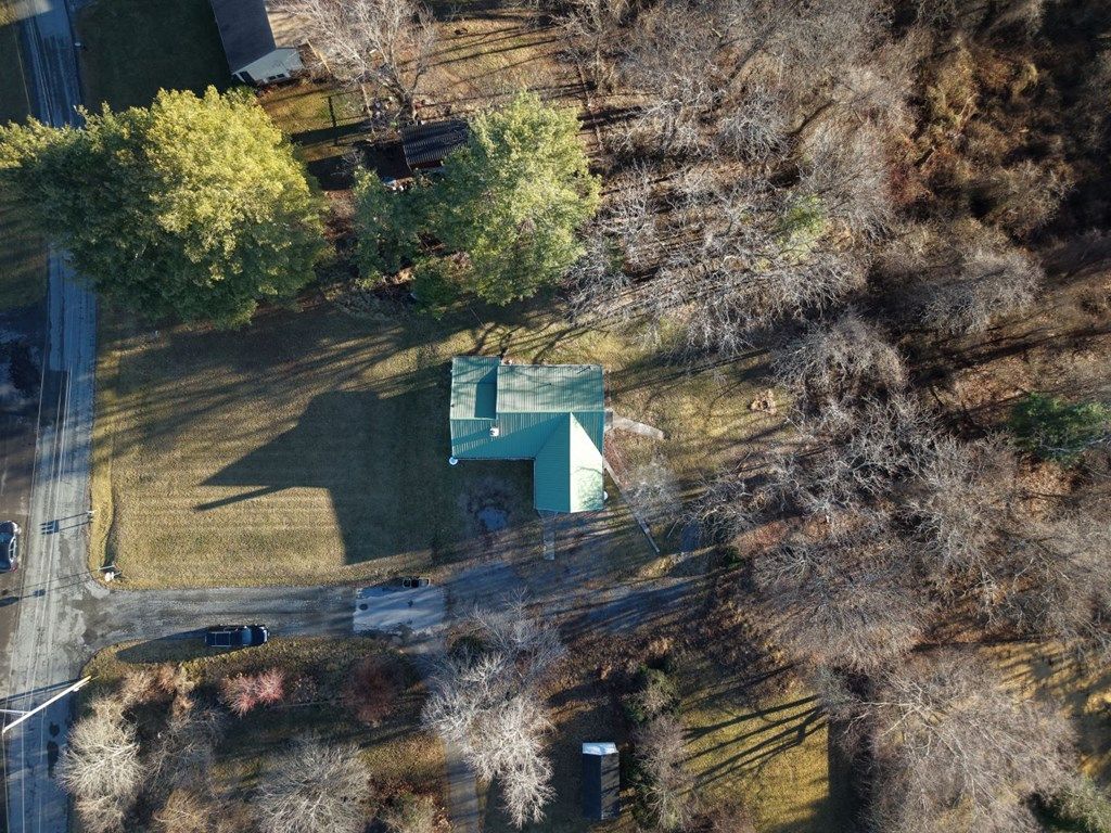 Photo of 25 Ginger Ln, Hillsville, VA 24343 (MLS # 104558)