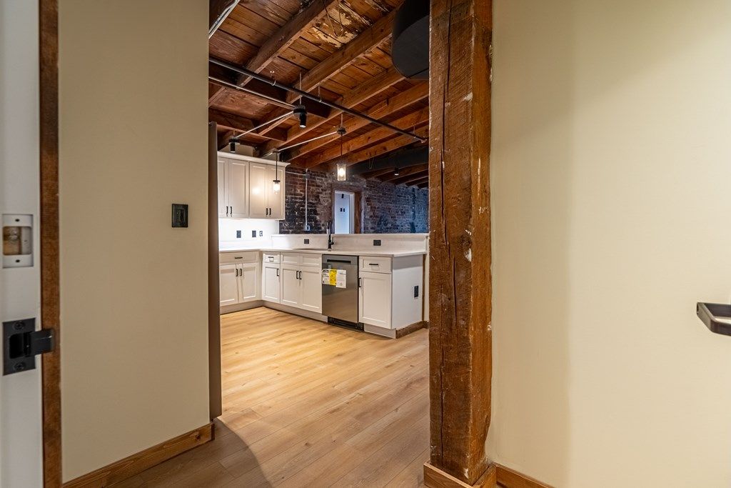 Photo of 453700 E Main St, Kingsport, TN 37660 (MLS # 104732)