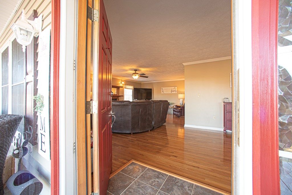 Photo of 15324 Sun Valley Drive, Abingdon, VA 24210 (MLS # 105972)