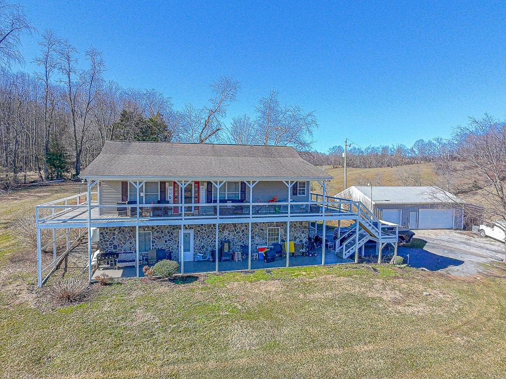 Photo of 15324 Sun Valley Drive, Abingdon, VA 24210 (MLS # 105972)