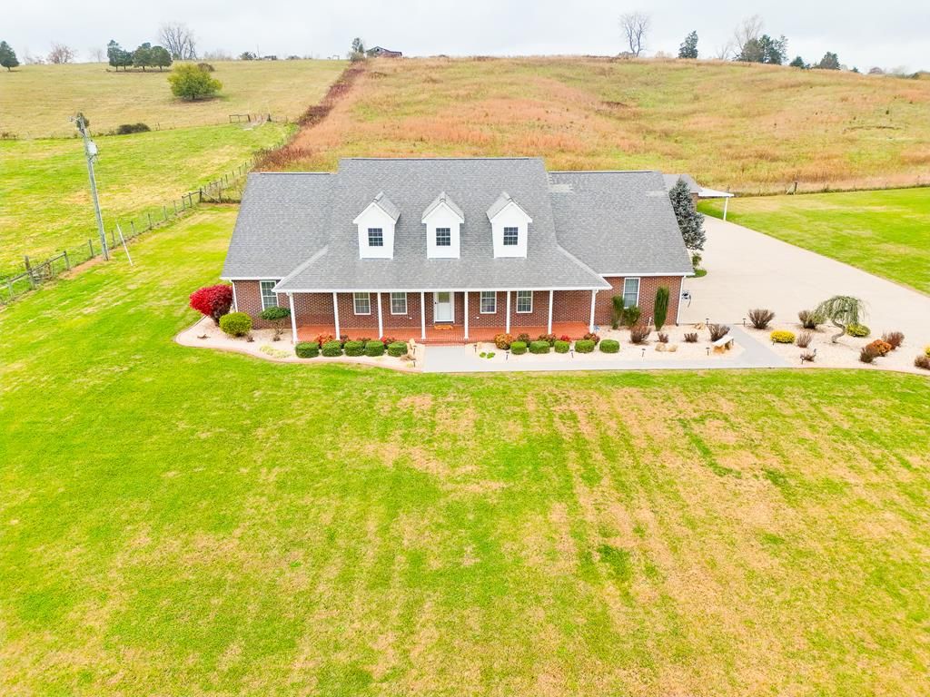 Photo of 18137 NW Old Jonesboro Road, Abingdon, VA 24211 (MLS # 104063)