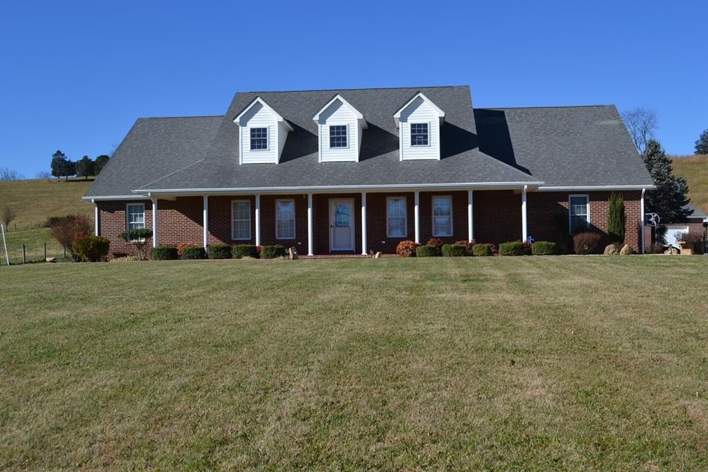 Photo of 18137 NW Old Jonesboro Road, Abingdon, VA 24211 (MLS # 104063)