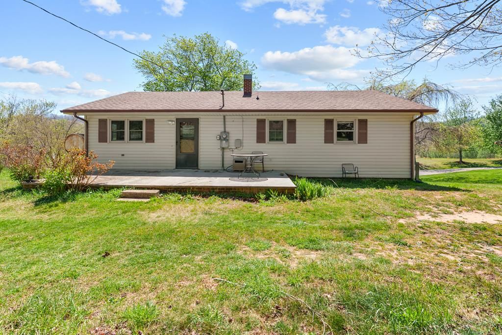 Photo of 610 Collins Rd, Sparta, NC 28675 (MLS # 109697)