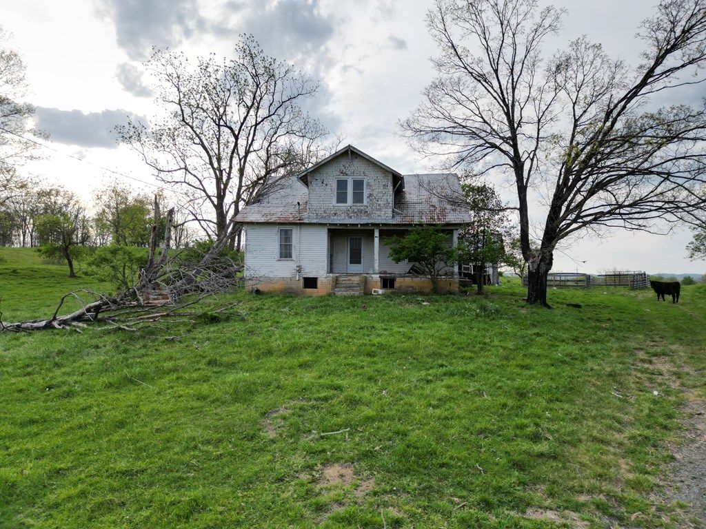 Photo of 15395 Old Jonesboro Rd #0, Bristol, VA 24202 (MLS # 109726)