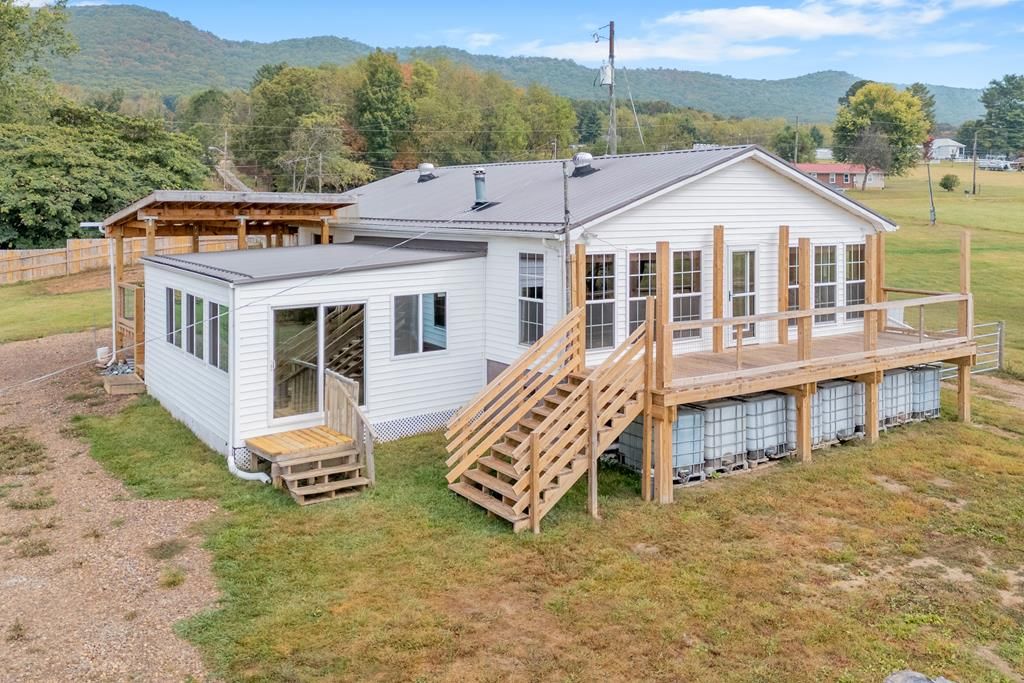 Photo of 209 Slate Spring Branch Rd, Wytheville, VA 24382 (MLS # 103548)