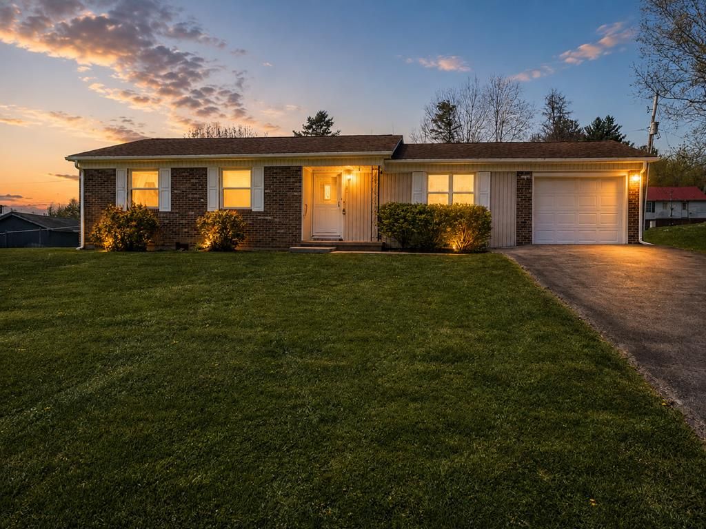 Photo of 305 King Street, North Tazewell, VA 24630 (MLS # 110892)