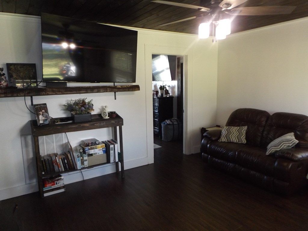 Photo of 528 Nicholas St, Hillsville, VA 24343 (MLS # 103756)