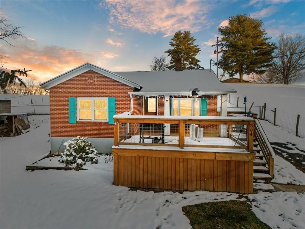 Photo of 304 S Greever Street, Rural Retreat, VA 24368 (MLS # 104349)