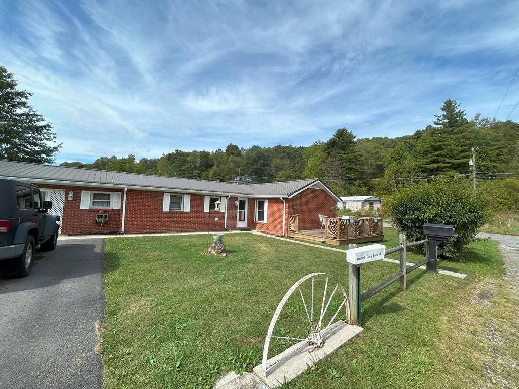 Photo of 4352 Abbs Valley Road, Bluefield, VA 24605 (MLS # 103598)