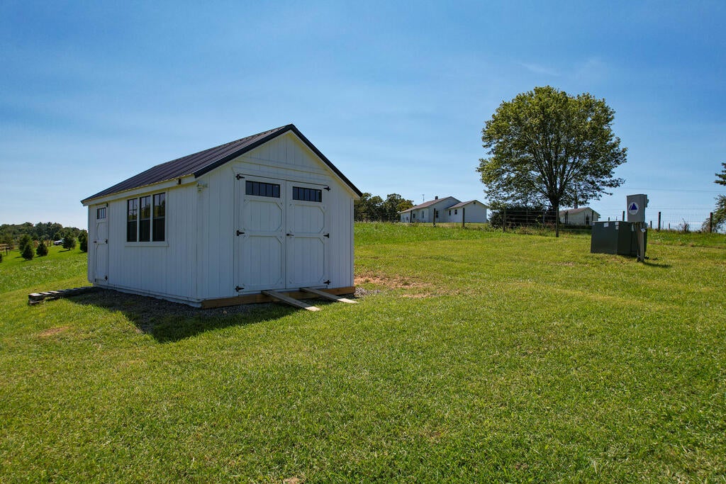Photo of 927 Kinzer Road #31F, Hillsville, VA 24343 (MLS # 111658)