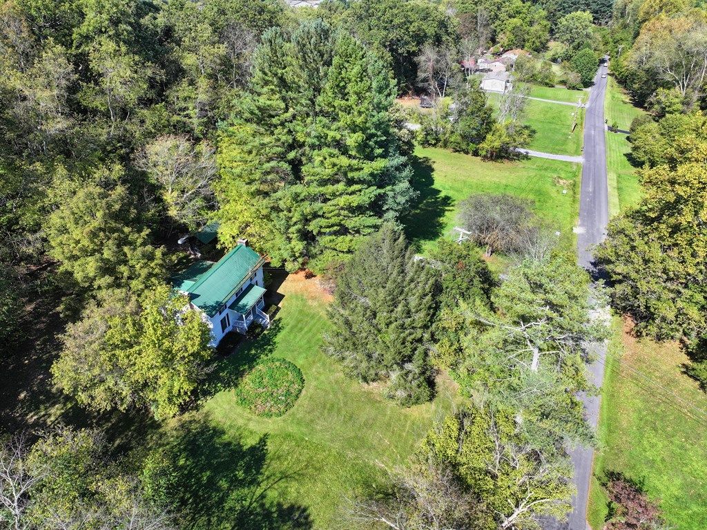 Photo of 492 Daw Road, Raven, VA 24639 (MLS # 103658)