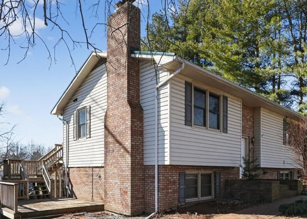 Photo of 6001 Oakview Ave, Dublin, VA 24084 (MLS # 105789)