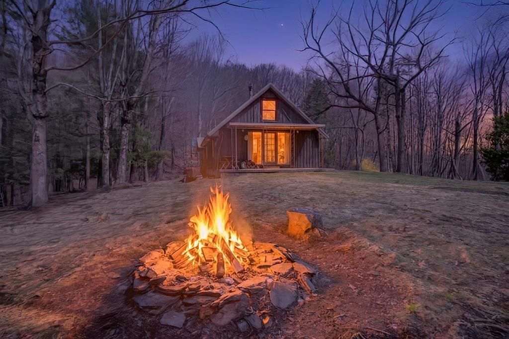 Photo of 9412 Highlands Pkwy, Mouth of Wilson, VA 24363 (MLS # 109220)