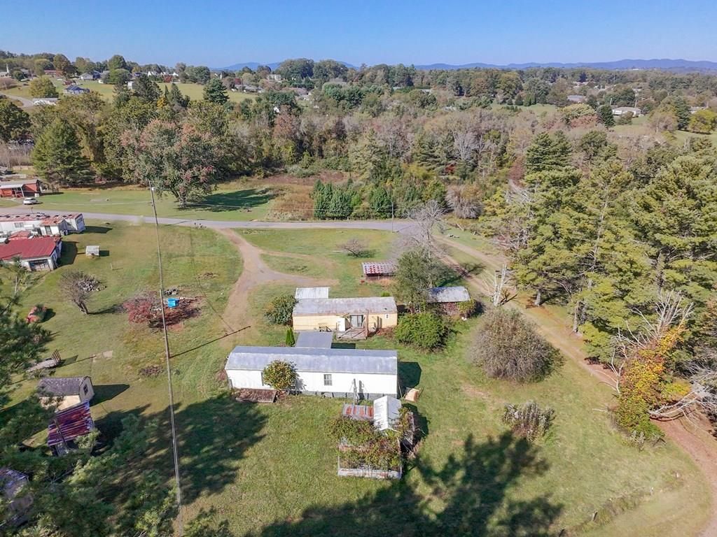 Photo of 405401 Walnut St, Galax, VA 24333 (MLS # 103646)