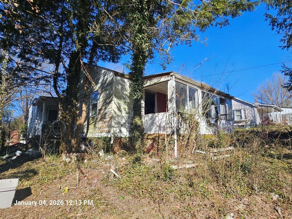 Photo of 239 Trimble Dr, Marion, VA 24354 (MLS # 104484)