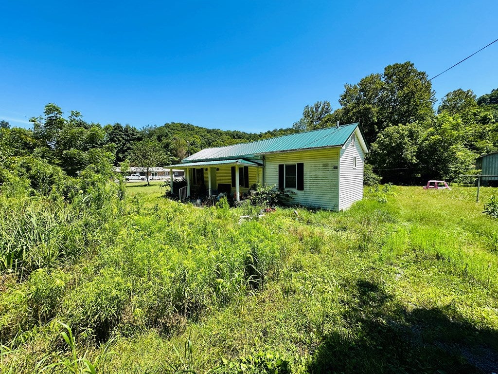 Photo of 168 Railroad Ave, St. Paul, VA 24224 (MLS # 111328)