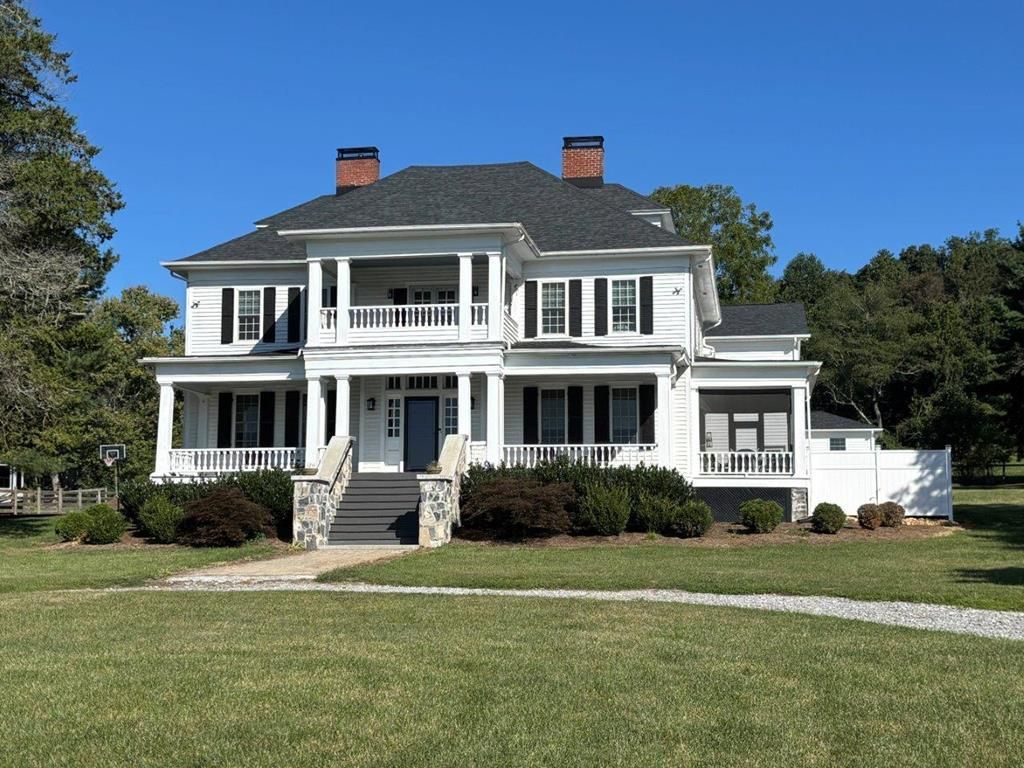 Photo of 6112 E Lee Hwy, Draper, VA 24324 (MLS # 103528)