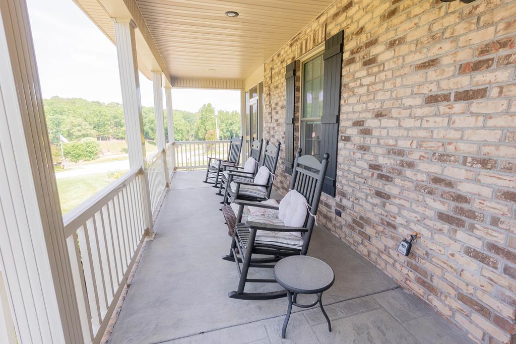 368 OAK HILL DR