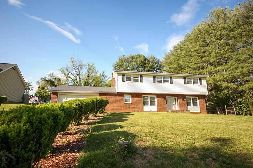 Photo of 14011 14011 Stone Drive, Bristol, VA 24202 (MLS # 109783)