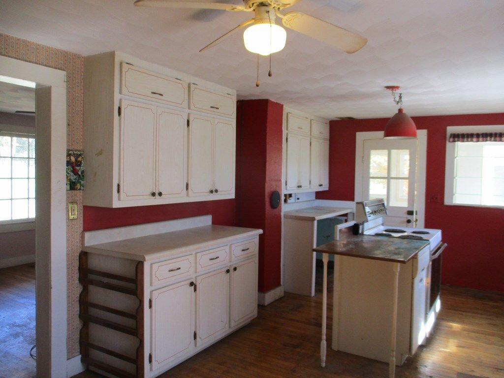 Photo of 16727 Highlands Pkwy, Whitetop, VA 24292 (MLS # 103721)