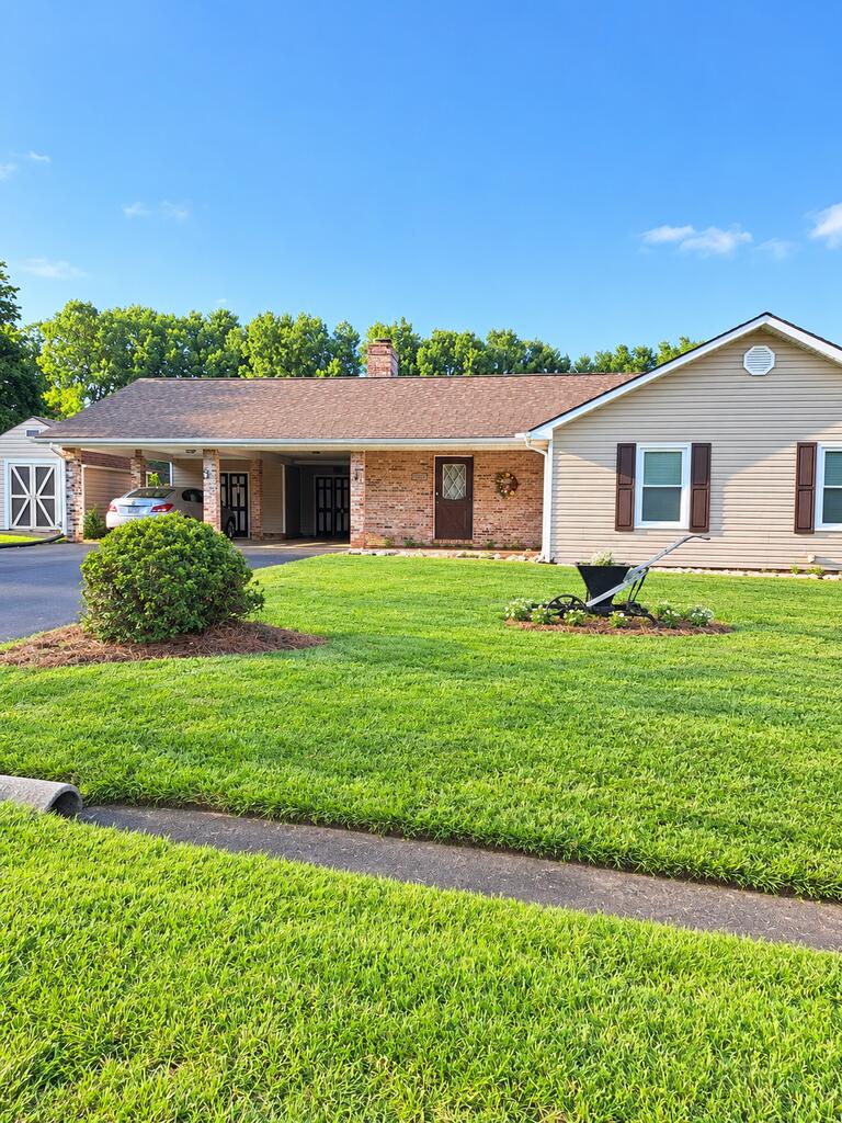 Photo of 111 King Arthur Ct, Galax, VA 24333 (MLS # 112087)
