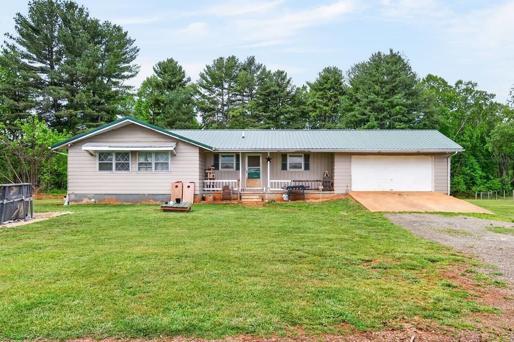 Photo of 147 Iron Ore Ln, Barren Springs, VA 24313 (MLS # 110151)