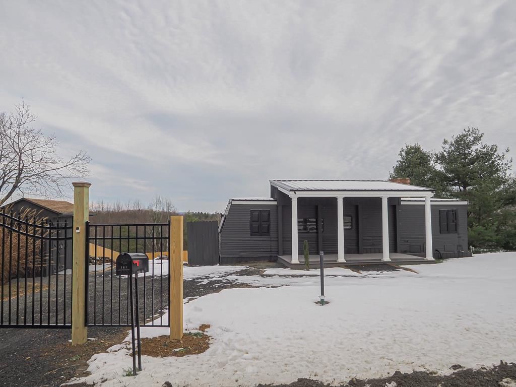 Photo of 161 End Of The Lane, Galax, VA 24333 (MLS # 104370)