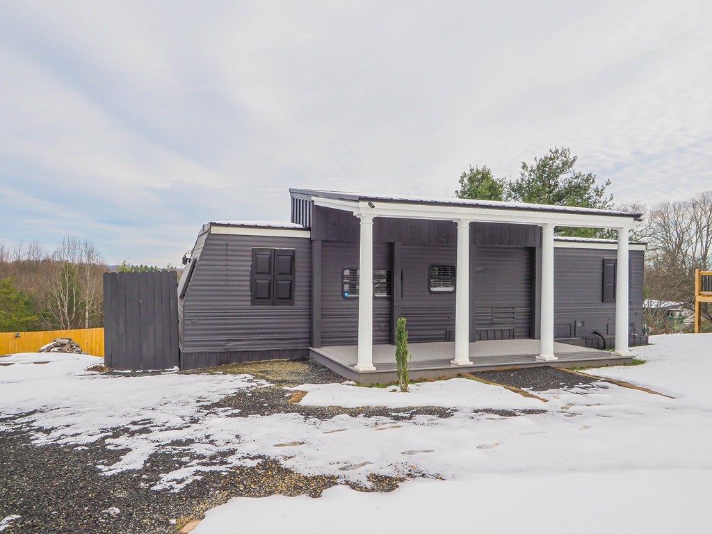 Photo of 161 End Of The Lane, Galax, VA 24333 (MLS # 104370)