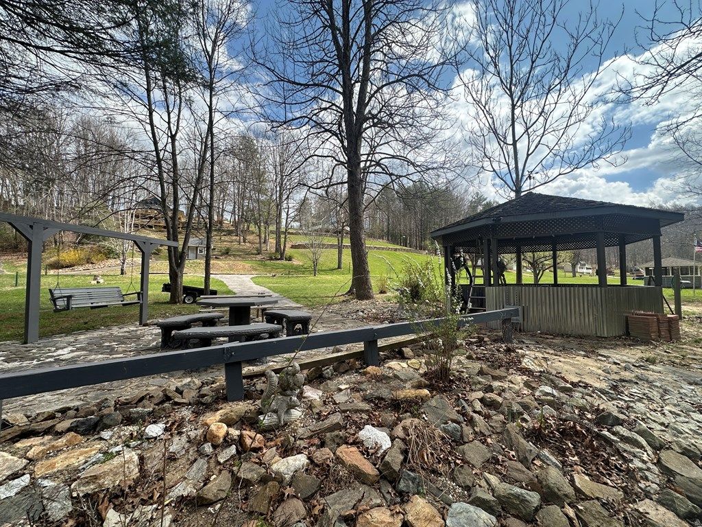 Photo of 584 Cold Springs Ln, Galax, VA 24333 (MLS # 109426)