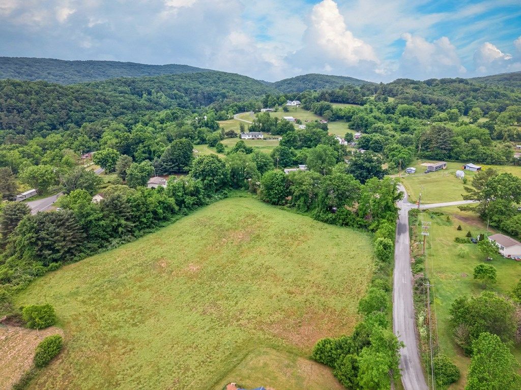 Photo of 126 N Rakestown Road #126, Ivanhoe, VA 24350 (MLS # 110265)