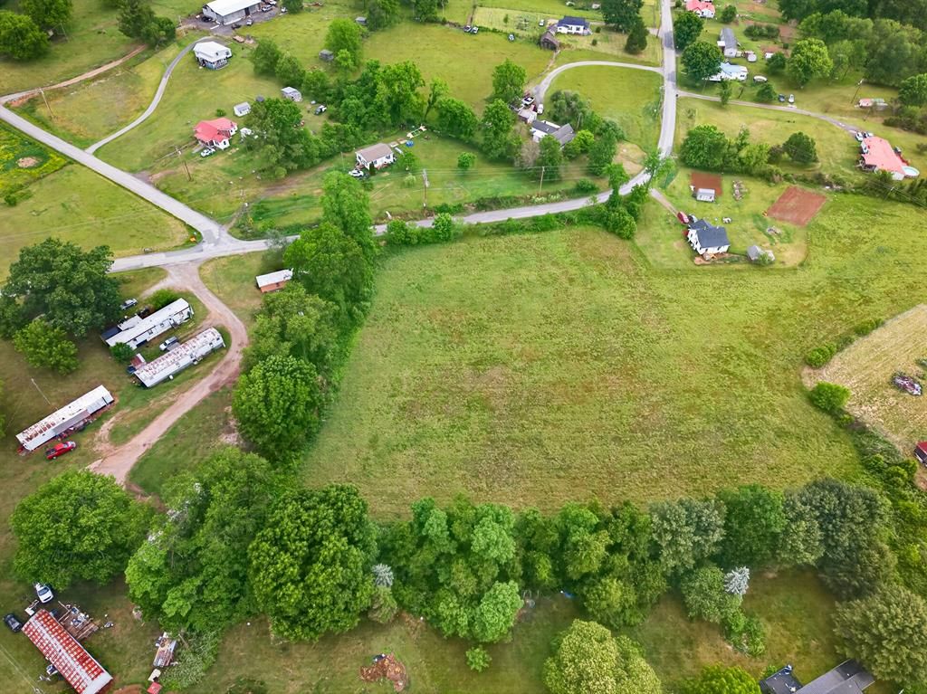 Photo of 126 N Rakestown Road #126, Ivanhoe, VA 24350 (MLS # 110265)