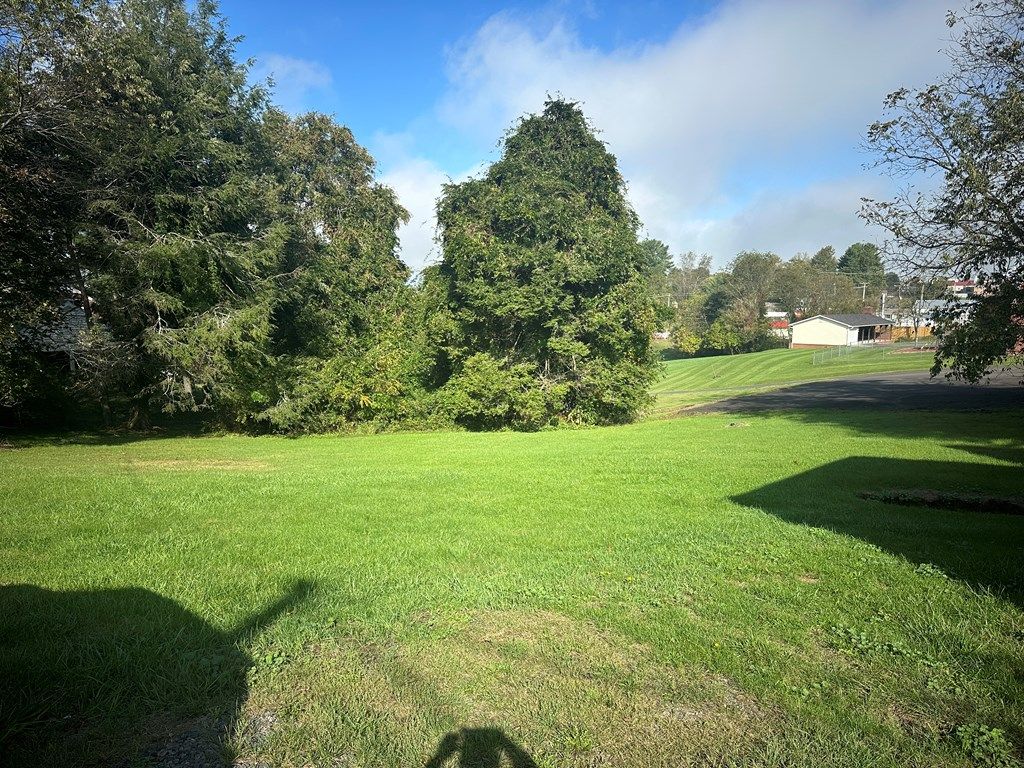 Photo of 186 S Main St #8,9,10,11, Hillsville, VA 24343 (MLS # 99395)