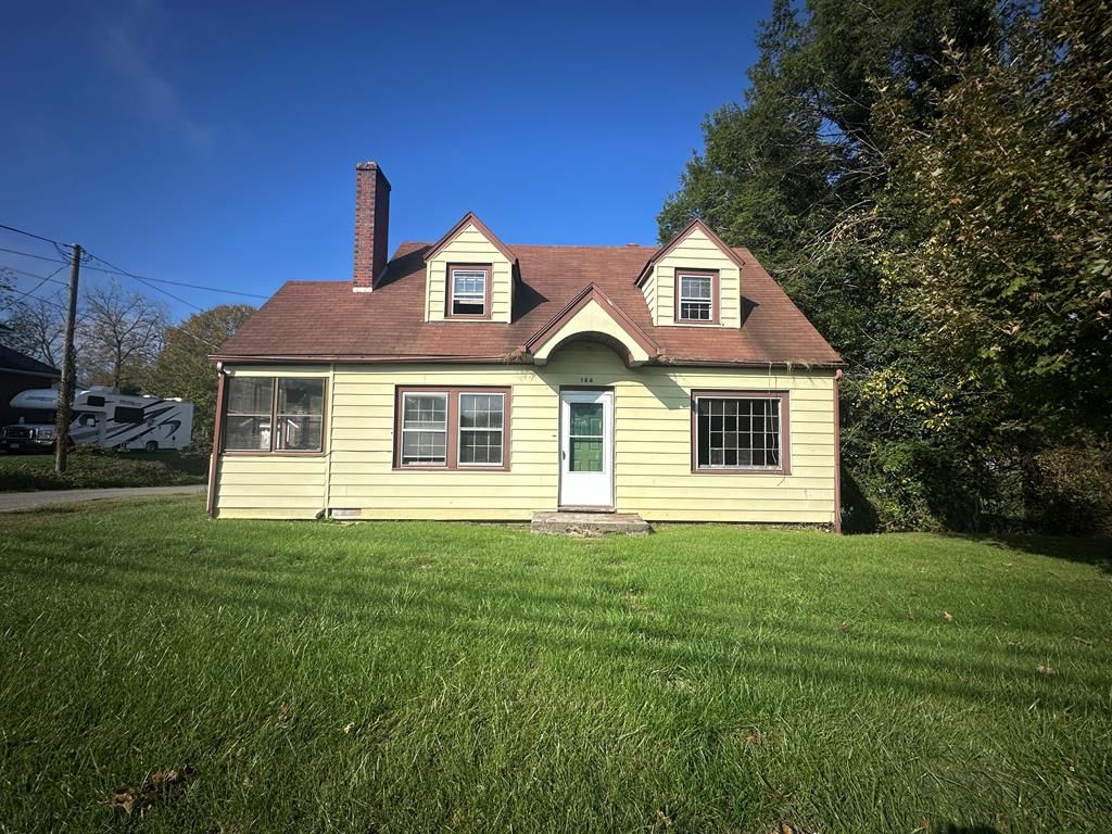 Photo of 186 S Main St #8,9,10,11, Hillsville, VA 24343 (MLS # 99395)