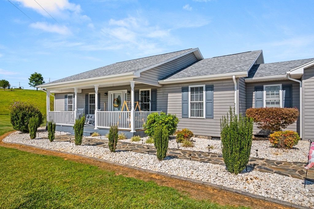 Photo of 982 Honeycutt Dam Road, Woodlawn, VA 24381 (MLS # 103442)