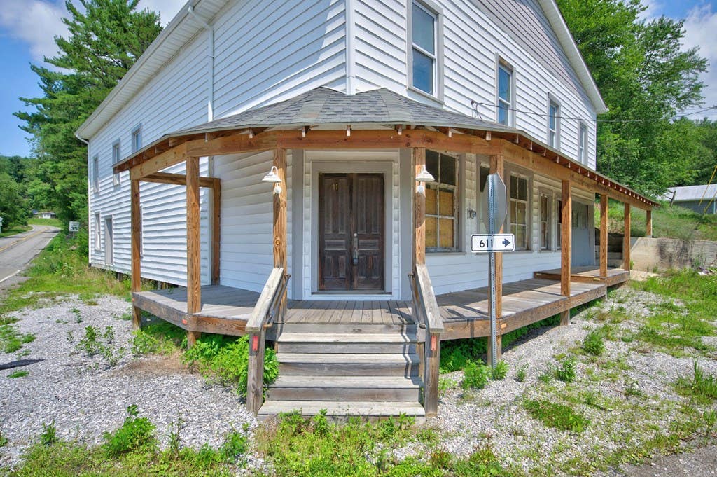 Photo of 11 Mt Zion Rd, Elk Creek, VA 24326 (MLS # 111288)