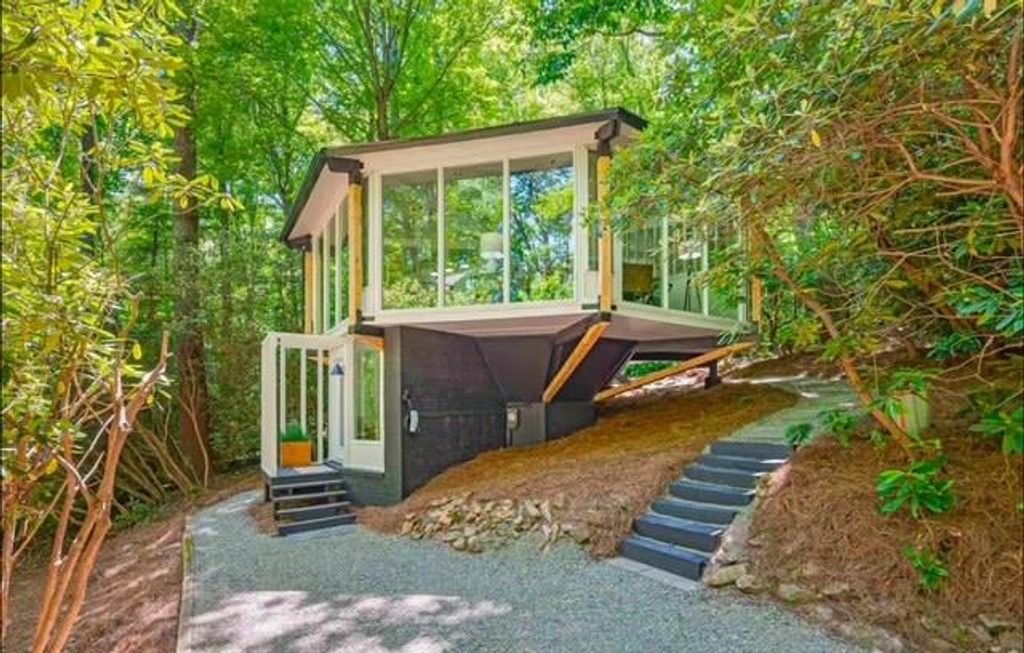 Photo of 65 Crooked White Oak Tr, Hillsville, VA 24343 (MLS # 104590)