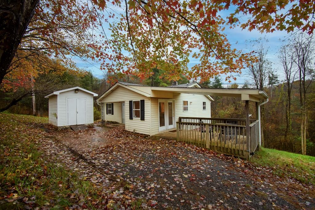 Photo of 320 Stuart Rd, Copper Hill, VA 24079 (MLS # 104088)