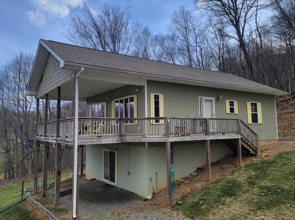 Photo of 836 Hidden Valley Rd, Independence, VA 24348 (MLS # 109404)