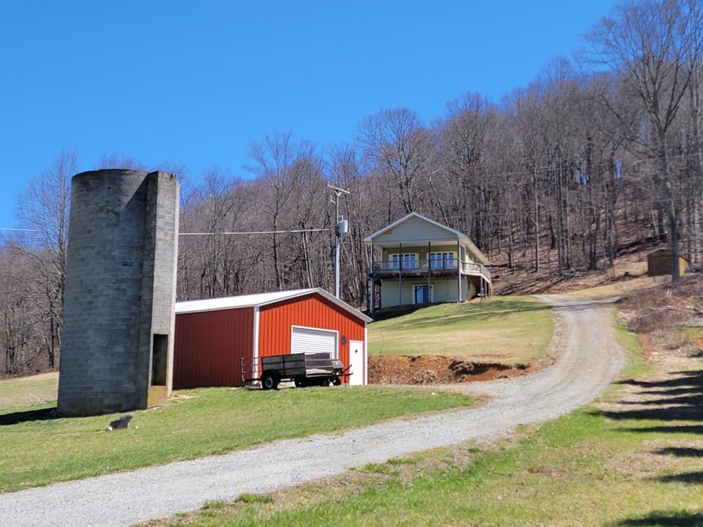 Photo of 836 Hidden Valley Rd, Independence, VA 24348 (MLS # 109404)