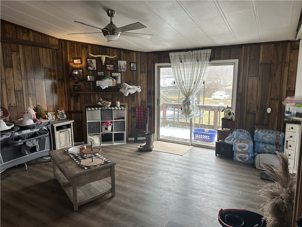 Photo of 186 Taylor Cir, Raven, VA 24639 (MLS # 104736)